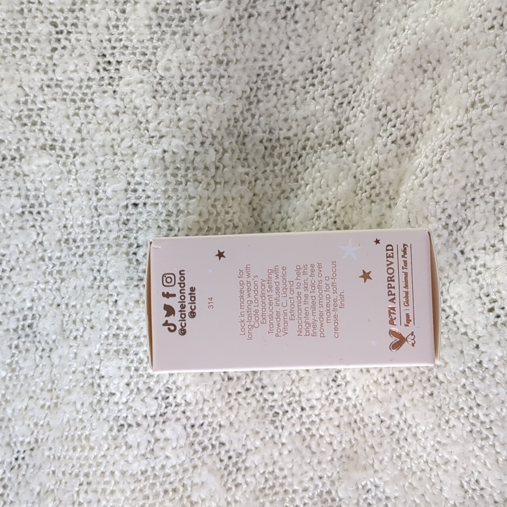 Ciaté Extraordinary Powder in Translucent, 15g/0.52oz - Picture 7 of 11
